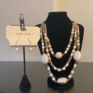 White and Gold Layered Necklace Set
